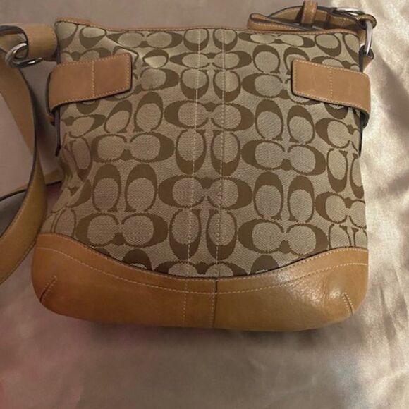 Coach Signature Jacquard Canvas and Leather Soho Duffle Bag M05W-3574 - Picture 2 of 7